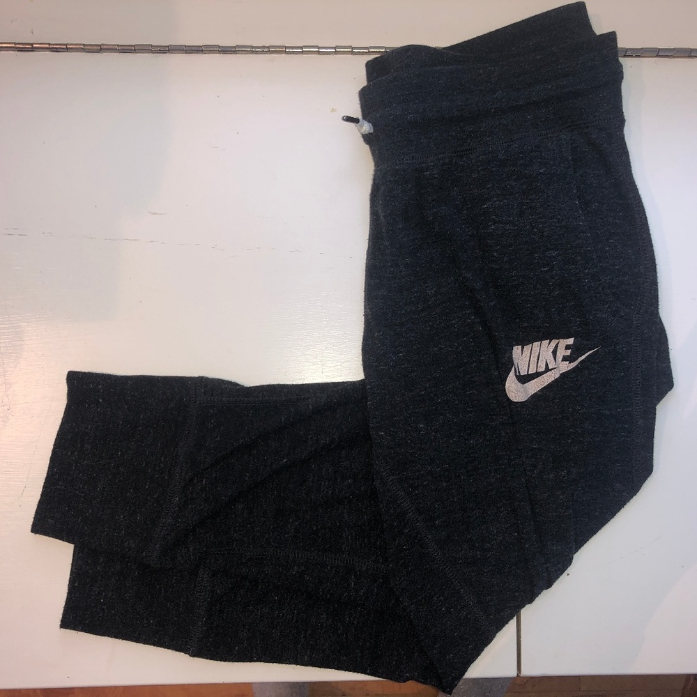 Nike Crop Sweatpants